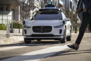 San Francisco Officials Call for Limited Expansion of Cruise and Waymo Robotaxi Services
