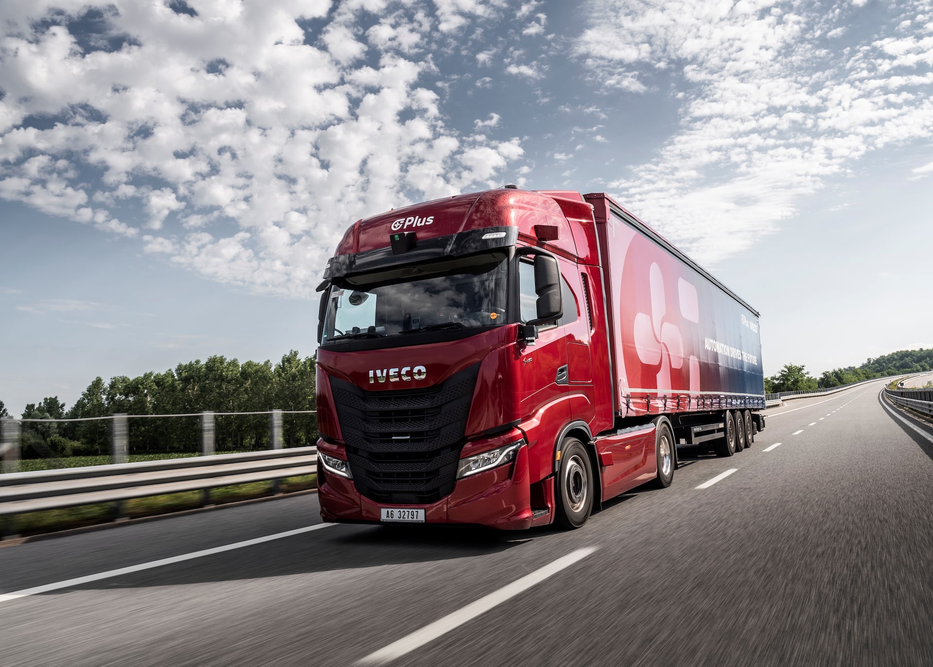 IVECO and Plus Begin Public Road Testing of Next-Generation Highly Automated Trucks in Germany
