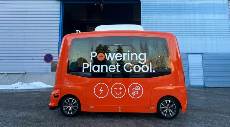 Kempower Drives Efficiency with Electric Robot Bus