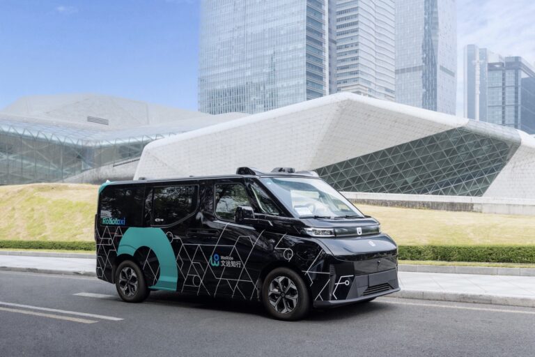 WeRide Unveils Spacious GXR Robotaxi